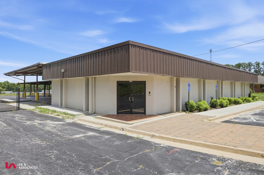 More Photos Of 1931 Rock Chapel Rd, Lithonia Warehouse For Lease