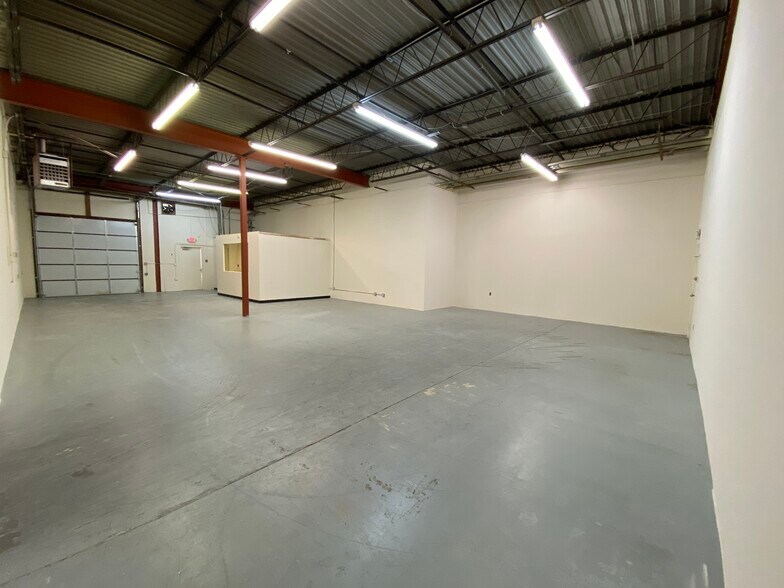 More Photos Of 7205-7207 Lockport Pl, Lorton Warehouse For Lease