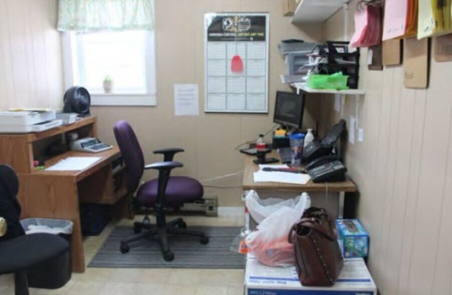 More Photos Of 2672 N Highway 127, Albany General Retail For Sale