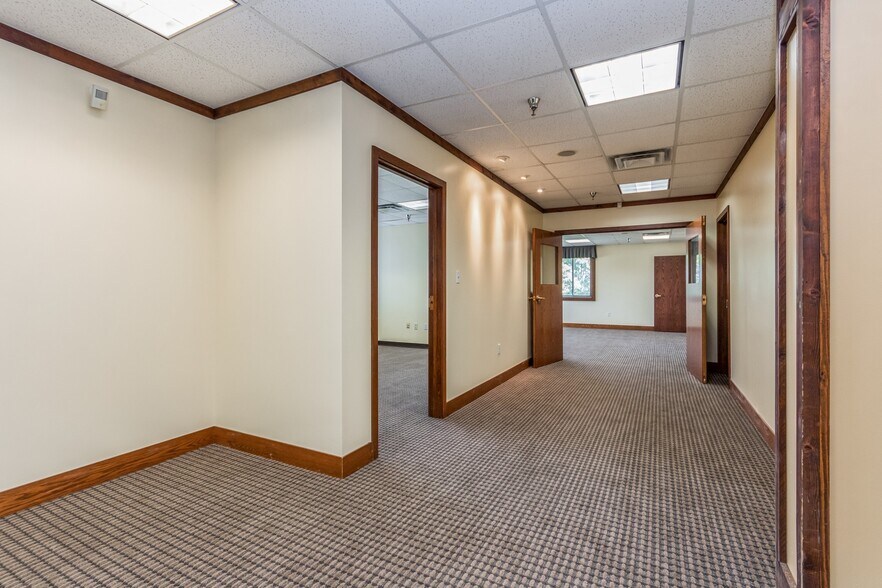 More Photos Of 192 Tower Dr, Middletown Loft Creative Space For Lease