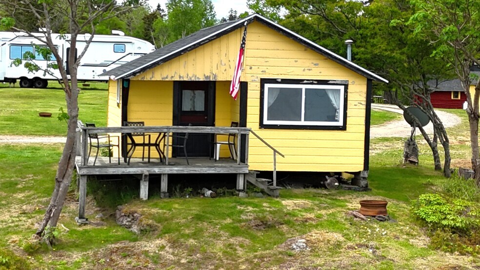 More Photos Of 24 Harris Point Rd, Eastport Hotel For Sale