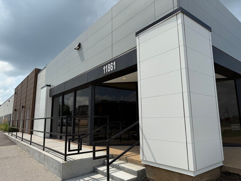 More Photos Of 11861-11865 Westline Industrial Dr, Saint Louis Office For Lease