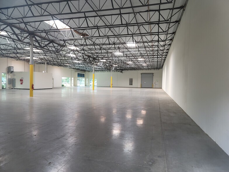 More Photos Of 3412 De Forest Cir, Mira Loma Warehouse For Lease