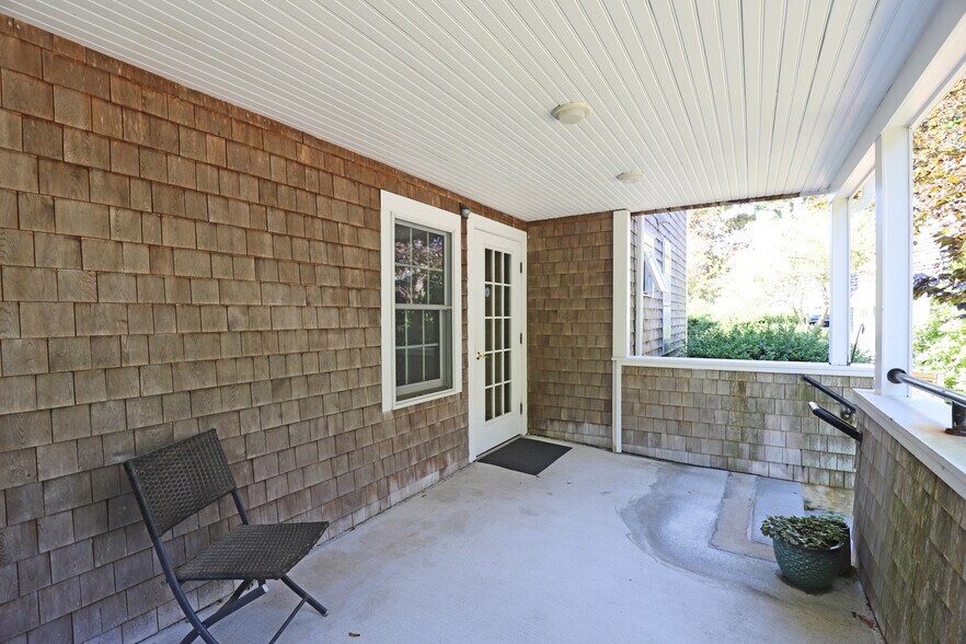 More Photos Of 49 Locust St, Falmouth Office Residential For Lease