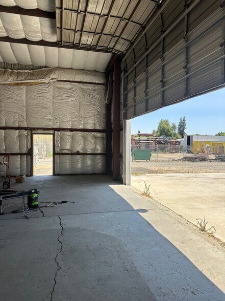 More Photos Of 352-360 W Kentucky Ave, Woodland Warehouse For Sale