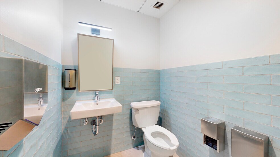 More Photos Of 131 Essex St, New York Office For Lease