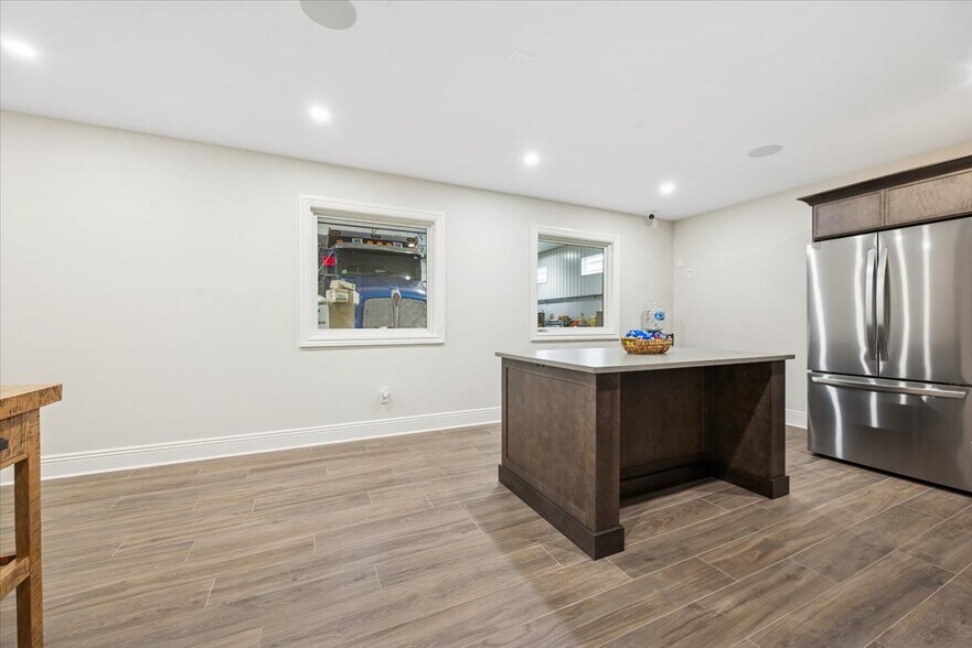 More Photos Of 104 Readington rd, Branchburg Manufacturing For Sale