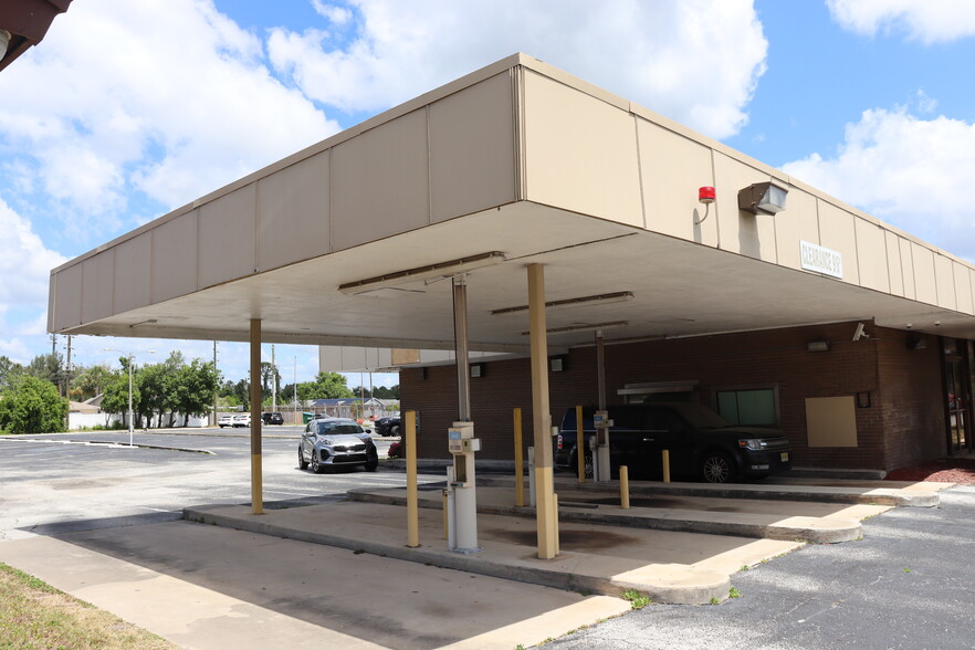 Primary Photo Of 940 Deltona Blvd, Deltona Bank For Lease