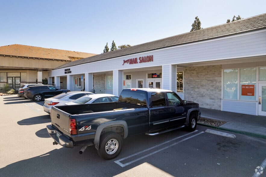 More Photos Of 1724-1772 Avenida De Los Arboles, Thousand Oaks Unknown For Lease