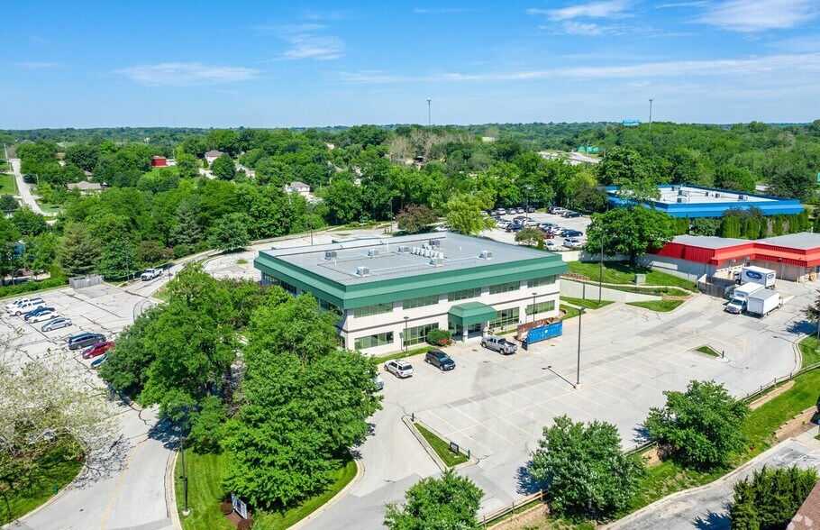 More Photos Of 1310 NW Vivion Rd, Kansas City Office For Lease