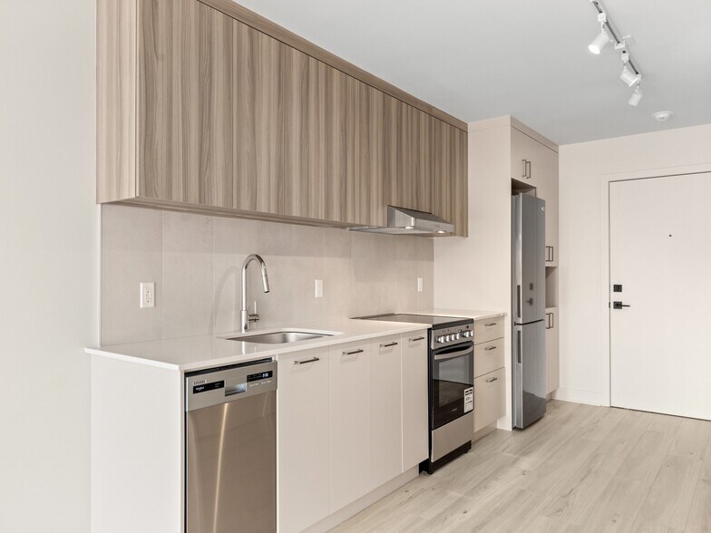 More Photos Of 2525 St Rachel E, Montréal Apartments For Sale