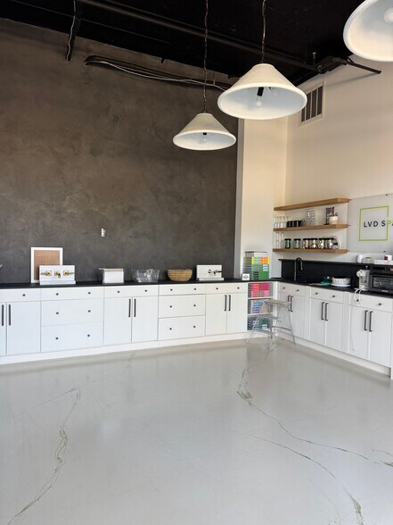 More Photos Of 850 Central Ave, Naples Apartments For Lease