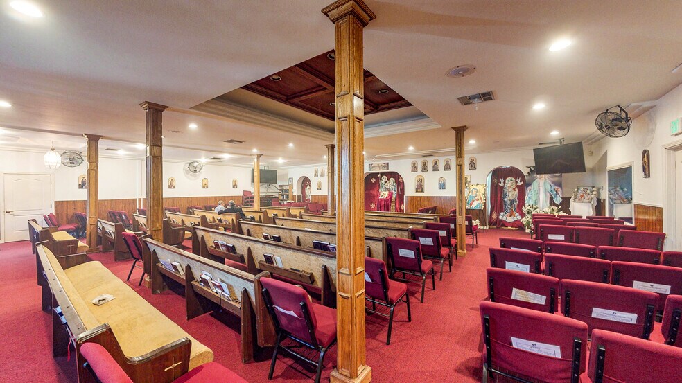 More Photos Of 23986 Pine St, Santa Clarita Religious Facility For Sale