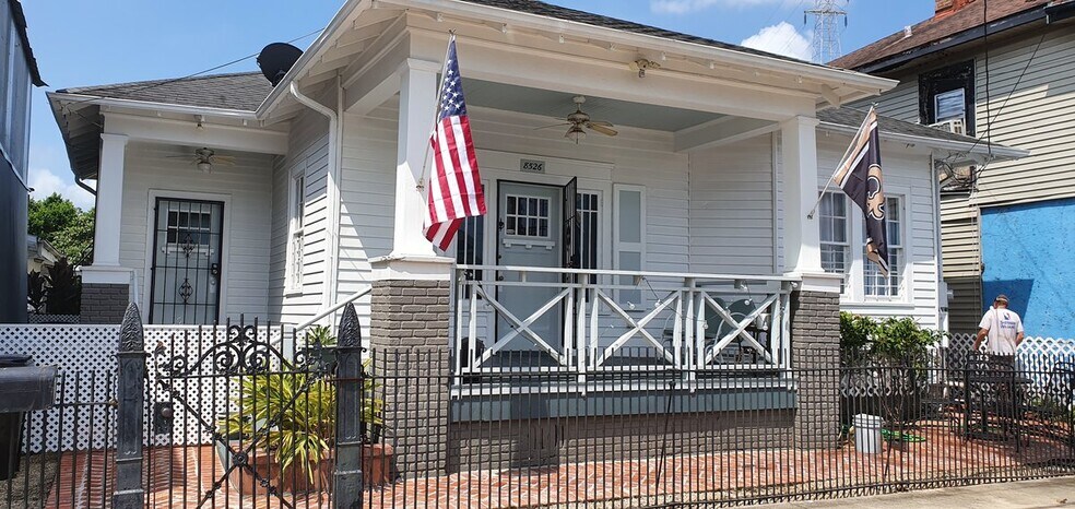 Primary Photo Of 8526 Oak St, New Orleans General Retail For Lease