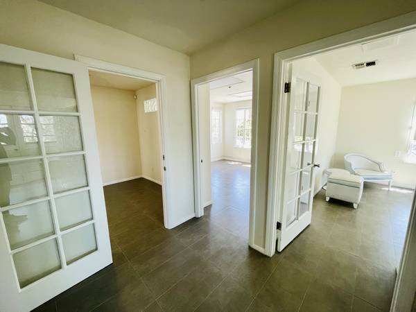 More Photos Of 1276 N Palm Canyon Dr, Palm Springs Medical For Lease