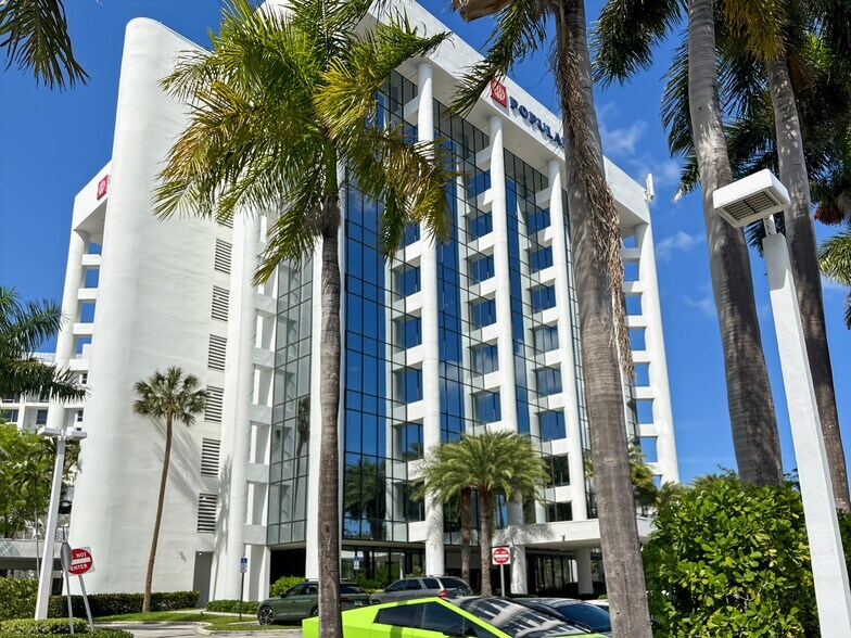 More Photos Of 2875 NE 191st St, Aventura Coworking Space