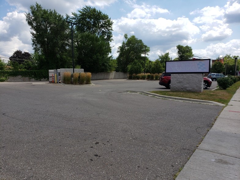 More Photos Of 8120 N Telegraph Rd, Dearborn Heights Storefront Retail Office For Lease