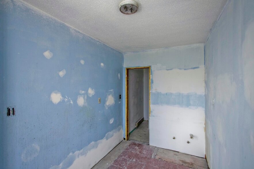 More Photos Of 445-447 High St, Holyoke Storefront Retail Residential For Sale