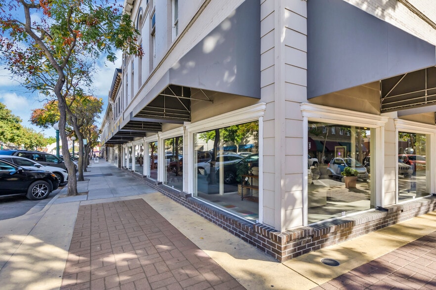 More Photos Of 10 S School St, Lodi Storefront Retail Office For Sale