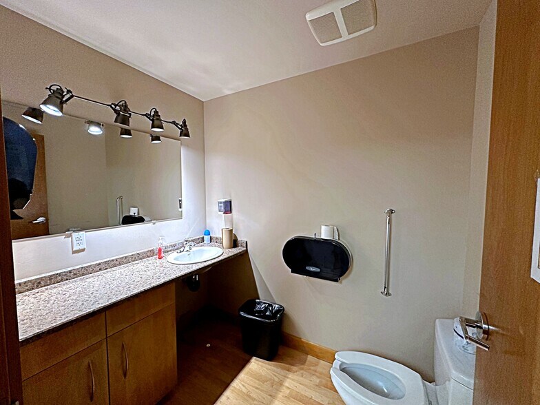 More Photos Of 380 Mackenzie Blvd, Fort McMurray Warehouse For Sale