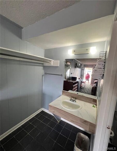 More Photos Of 705 S Main St, Linden Hotel For Sale