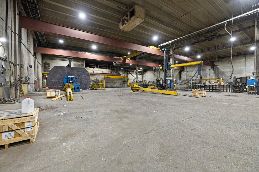 More Photos Of 805 Boul Alphonse-Deshaies, Bécancour Industrial For Sale
