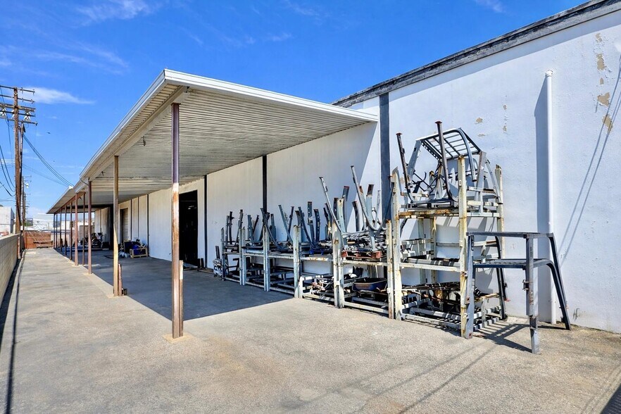 More Photos Of 1005 E Orangethorpe Ave, Anaheim Warehouse For Sale