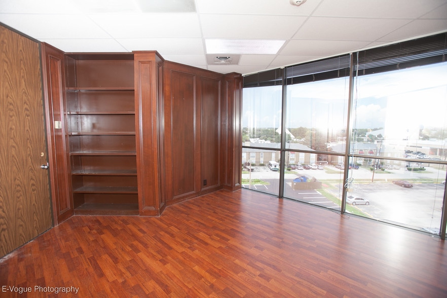 More Photos Of 6430 Richmond Ave, Houston Office Residential For Lease