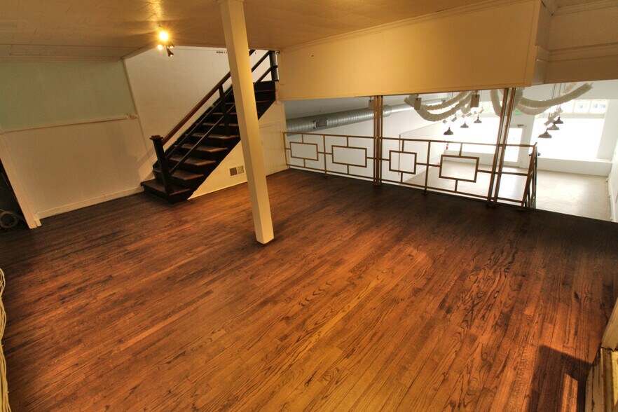 More Photos Of 113 W Fisher St, Salisbury Storefront Retail Office For Lease