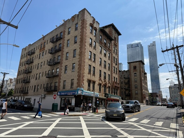 More Photos Of 2801 John F Kennedy Blvd, Jersey City Apartments For Lease