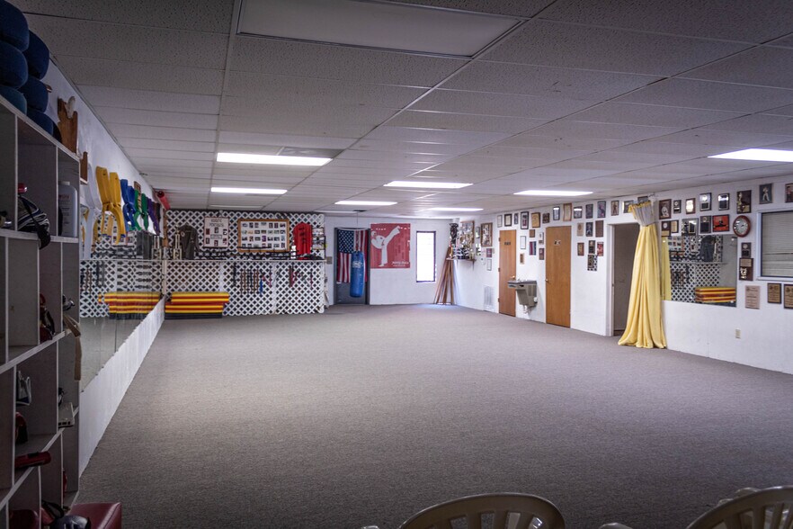 More Photos Of 1085 Tunnel Rd, Asheville Storefront Retail Office For Lease