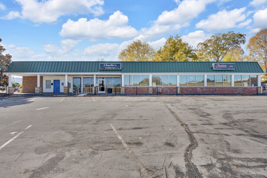 More Photos Of 401A Elm St, Johnson City Office For Lease