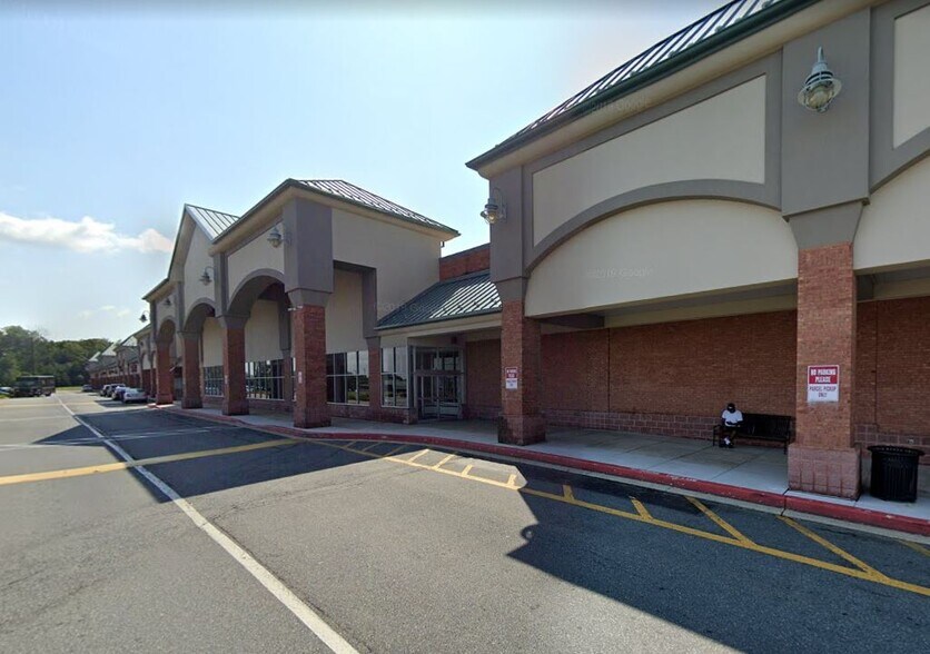 More Photos Of Woodbridge Center Way @ Route 40, Edgewood Unknown For Lease