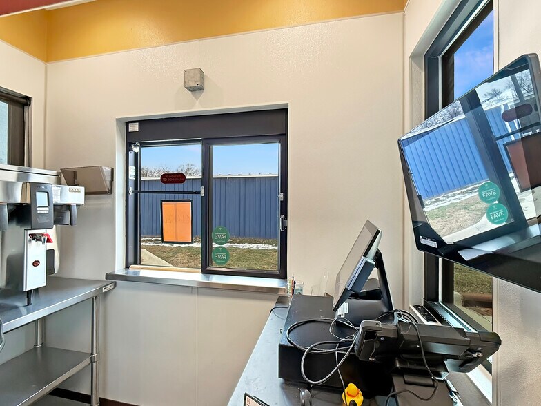 More Photos Of 910 E 2nd Ave, Indianola Restaurant For Sale