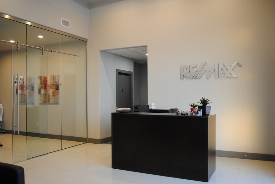 More Photos Of 418 Village Dr, Murphy Medical For Sale