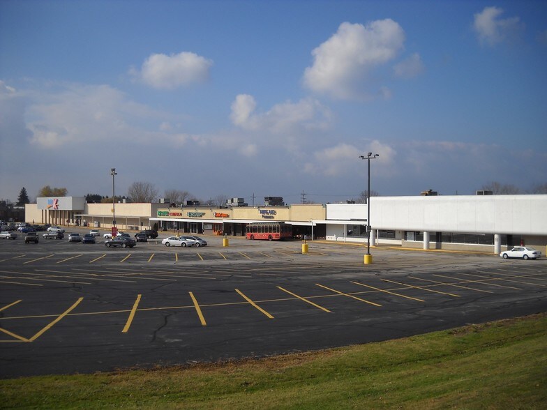 More Photos Of 1324-1424 E Grandview Blvd, Erie Unknown For Lease