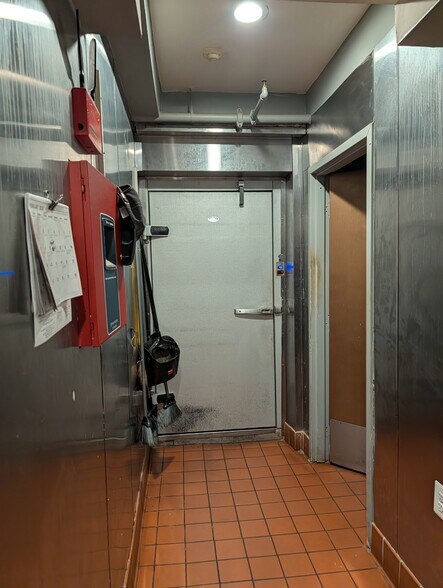 More Photos Of 1062 Main St, Holden Restaurant For Sale