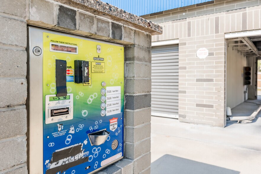 More Photos Of 410 Sherman St, Belleville Carwash For Sale