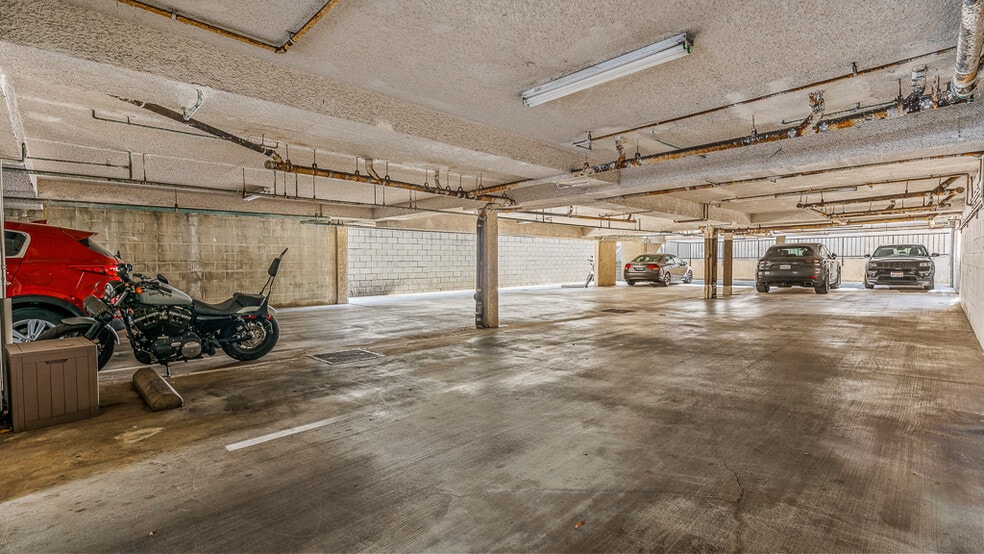 More Photos Of 5319 Cartwright Ave, North Hollywood Apartments For Sale