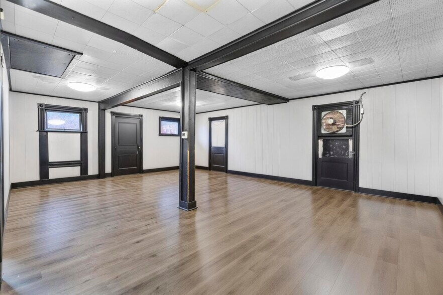 More Photos Of 348 Franklin Ave, Hartford Restaurant For Sale
