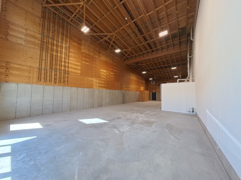More Photos Of 2405 SW 1st St, Redmond Industrial For Lease