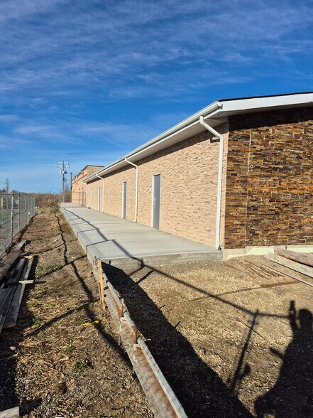 More Photos Of 5225 51 Av, Wabamun Storefront For Sale