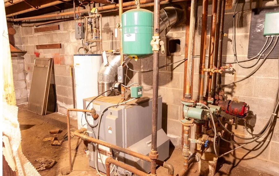 More Photos Of 166 Summit St, Mohawk Warehouse For Sale