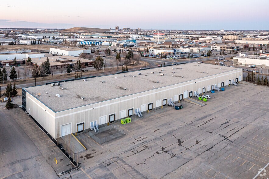 More Photos Of 17815-17851 111 Av NW, Edmonton Warehouse For Lease