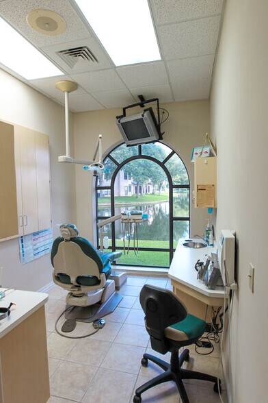 More Photos Of 4501 Sweetwater Blvd, Sugar Land Medical For Lease