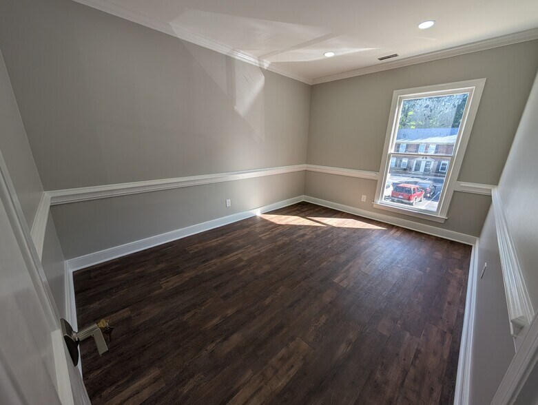 More Photos Of 6512 Six Forks Rd, Raleigh Coworking Space
