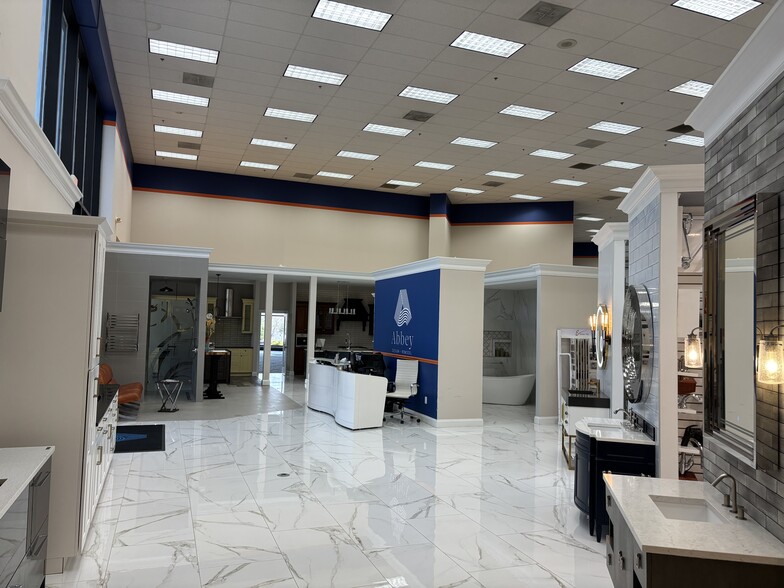 More Photos Of 21465 Price Cascades Plz, Sterling Freestanding For Lease