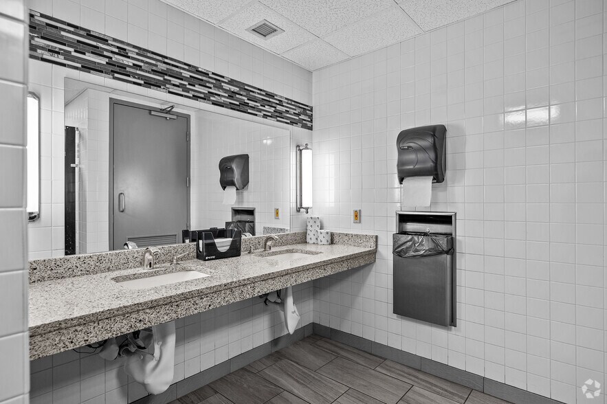 More Photos Of 1100 Berkshire Blvd, Wyomissing Medical For Lease