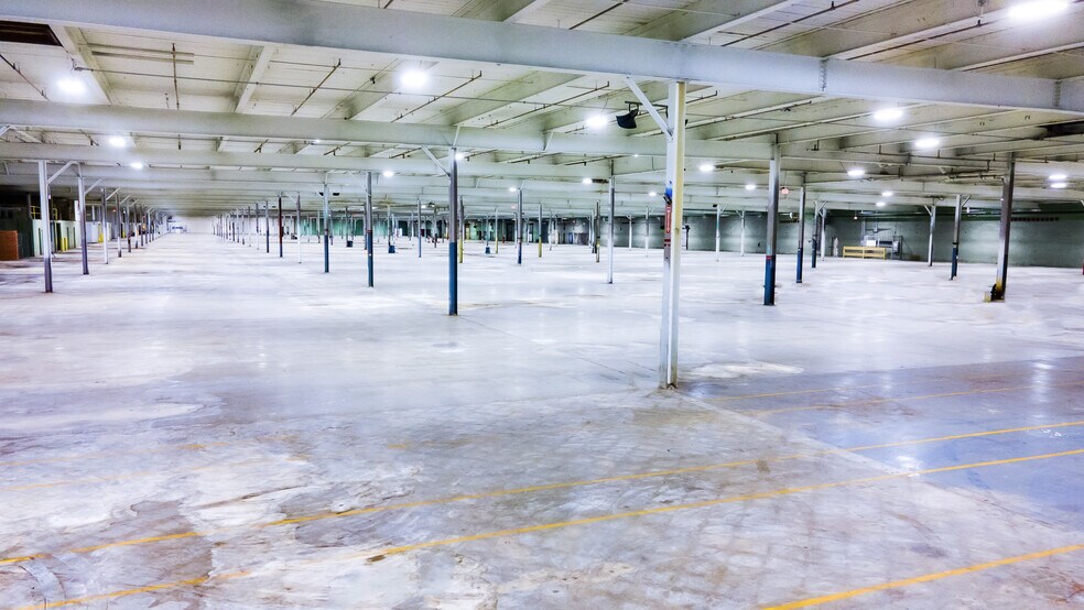 More Photos Of 401 W Hanes Mill Rd, Winston-Salem Manufacturing For Lease