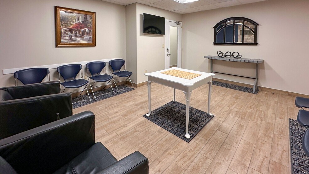 More Photos Of 60 Westwood Ave, Waterbury Medical For Lease